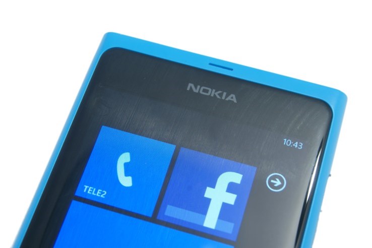Nokia Lumia 800 (32).JPG